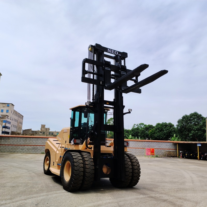 Centro de carga y capacidad: ¿Cómo dimensionar correctamente una carretilla elevadora de 10 a 50 toneladas?